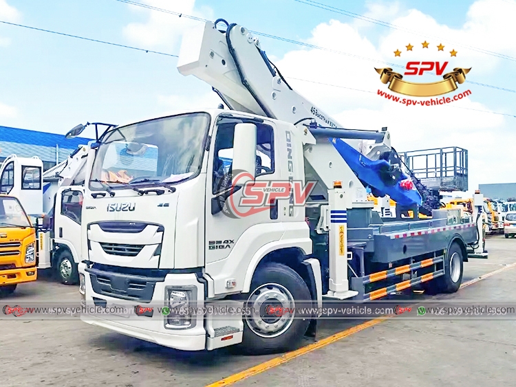 ISUZU Hydraulic Lift Truck - Front Left Side